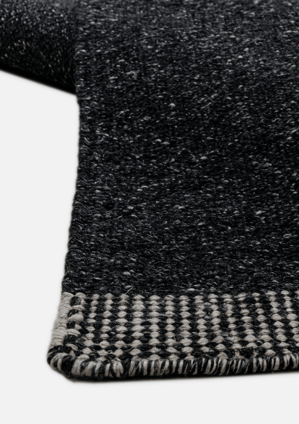 Bamboo Silk Handwoven Rug _ Aion