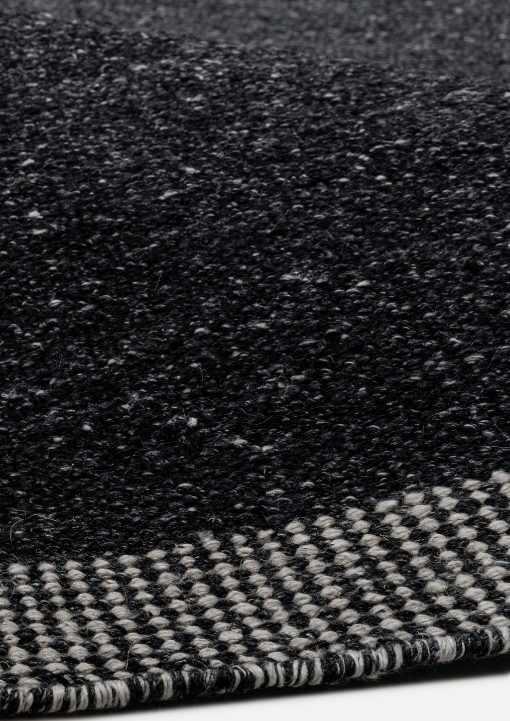 Bamboo Silk Handwoven Rug _ Aion