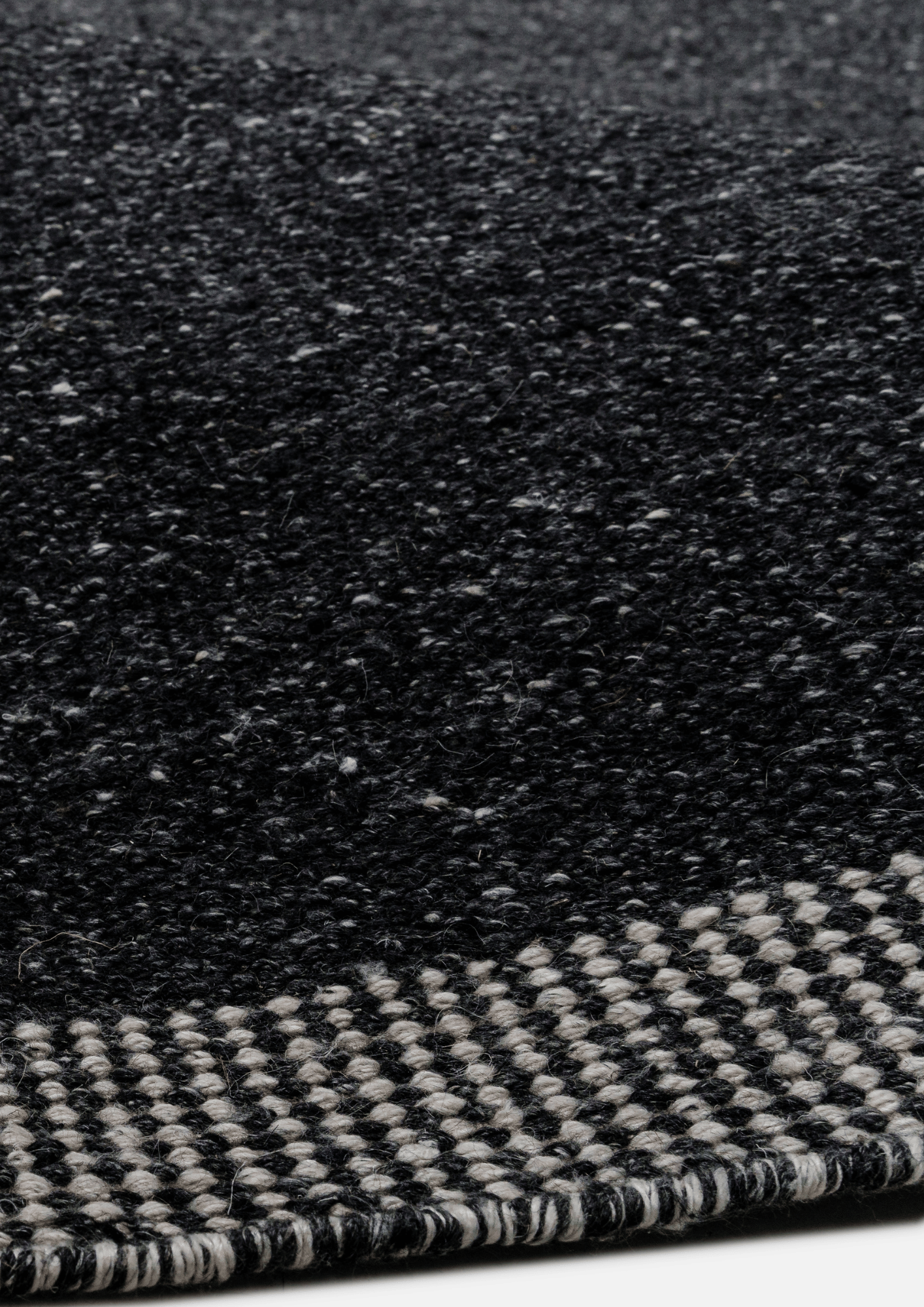 Bamboo Silk Handwoven Rug _ Aion