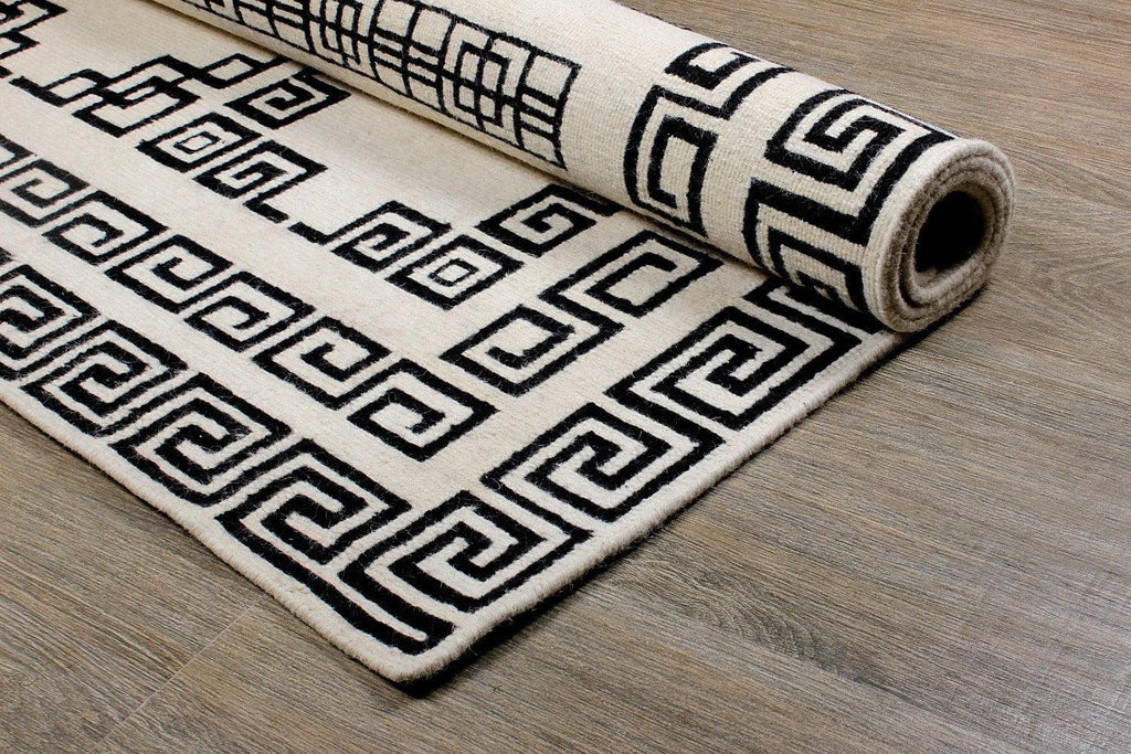 Woolen Sumak: Black /White